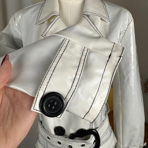 VTG Y2K White Glossy PVC Vinyl Style Faux Patent Buckled Trench Coat sz Large - Picture 4 of 11